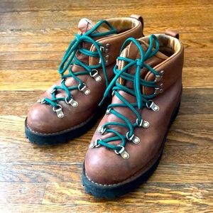 Danner Mountain Trail hiking boots Men’s EE 7.5 = Women’s 8.5